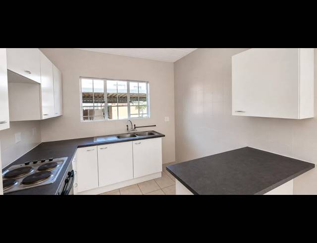 3 BEDROOM TOWNHOUSE FOR SALE IN ROODEKRANS